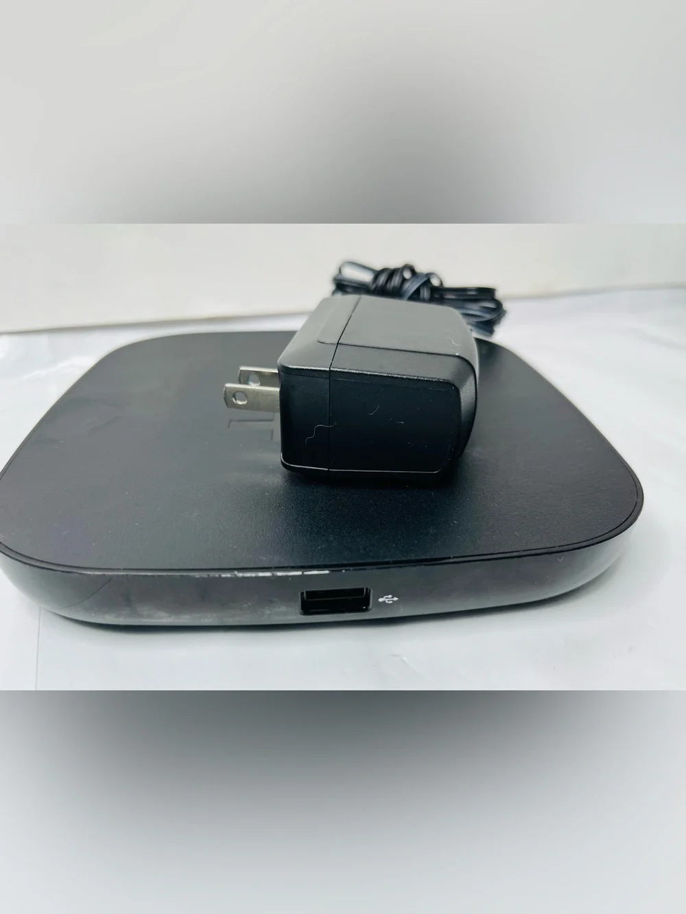 4400X 4K UHD Streaming Media Player with Power Supply Cords Bundle